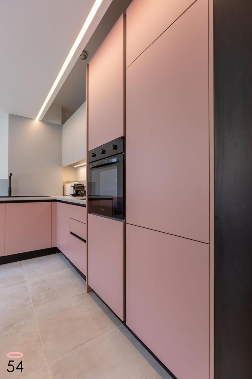Saint Pink 54